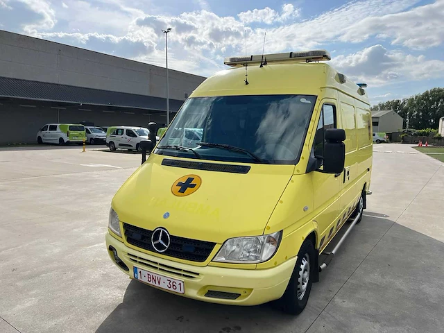 Mercedes - 2006 - sprinter 316 ambulance - personenauto - afbeelding 36 van  39