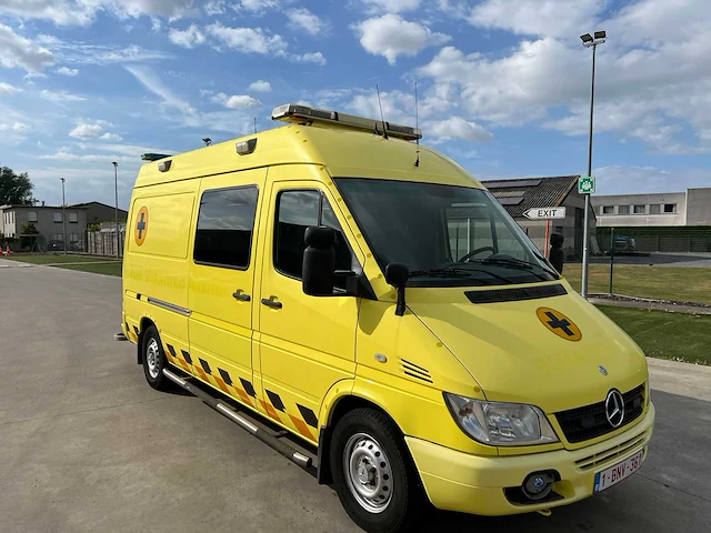 Mercedes - 2006 - sprinter 316 ambulance - personenauto - afbeelding 38 van  39