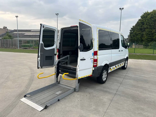 Mercedes - 2010 - sprinter rolstoelvervoer - personenauto - afbeelding 2 van  28