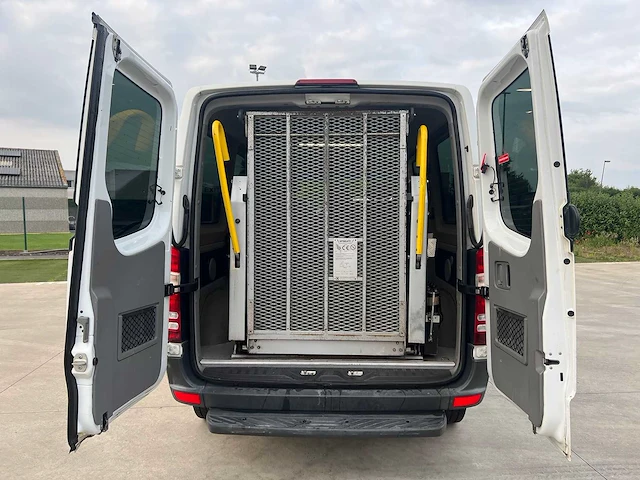 Mercedes - 2010 - sprinter rolstoelvervoer - personenauto - afbeelding 3 van  28