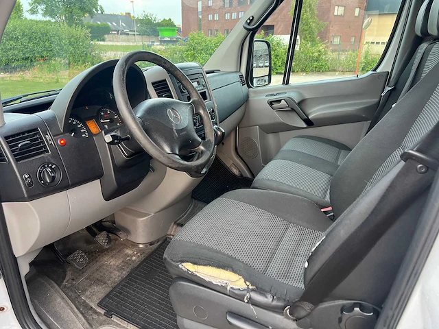 Mercedes - 2010 - sprinter rolstoelvervoer - personenauto - afbeelding 15 van  28