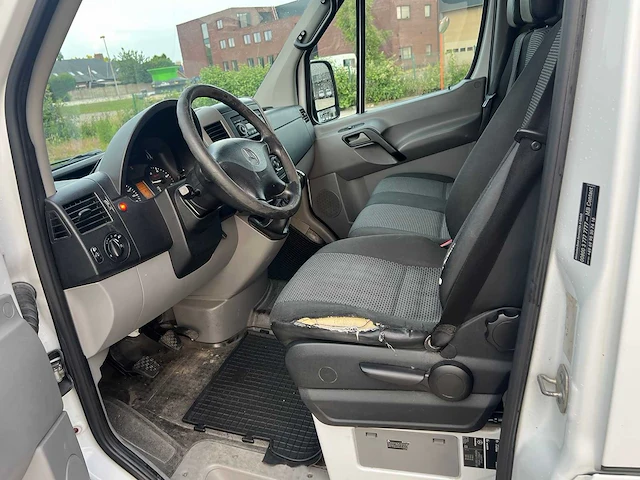 Mercedes - 2010 - sprinter rolstoelvervoer - personenauto - afbeelding 17 van  28