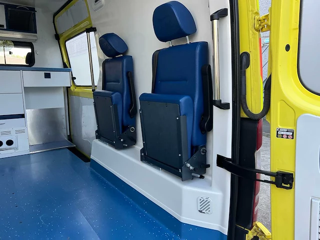 Mercedes - 2015 - sprinter 316 - ambulance - personenauto - afbeelding 8 van  40
