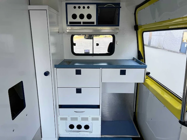 Mercedes - 2015 - sprinter 316 - ambulance - personenauto - afbeelding 11 van  40
