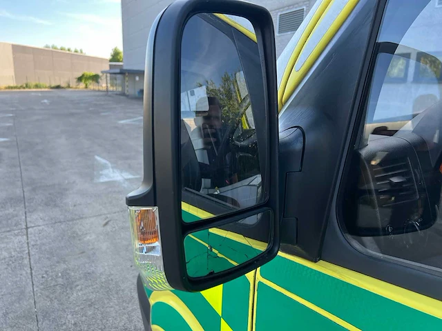 Mercedes - 2015 - sprinter 316 - ambulance - personenauto - afbeelding 14 van  40