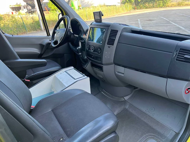 Mercedes - 2015 - sprinter 316 - ambulance - personenauto - afbeelding 17 van  40