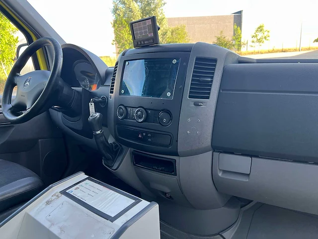 Mercedes - 2015 - sprinter 316 - ambulance - personenauto - afbeelding 22 van  40