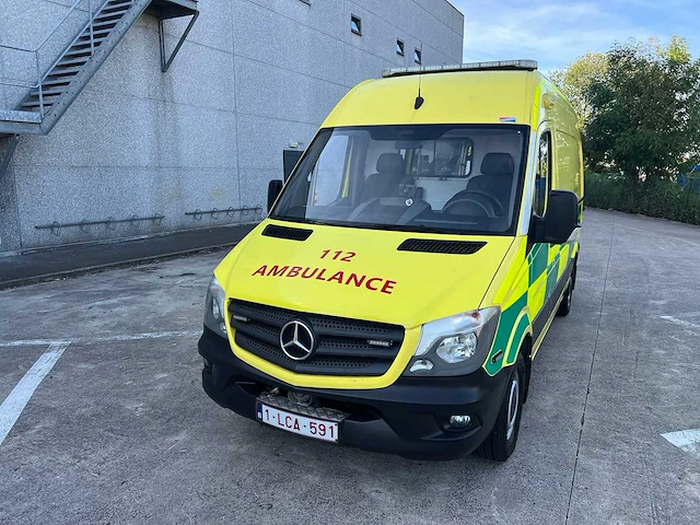 Mercedes - 2015 - sprinter 316 - ambulance - personenauto - afbeelding 36 van  40