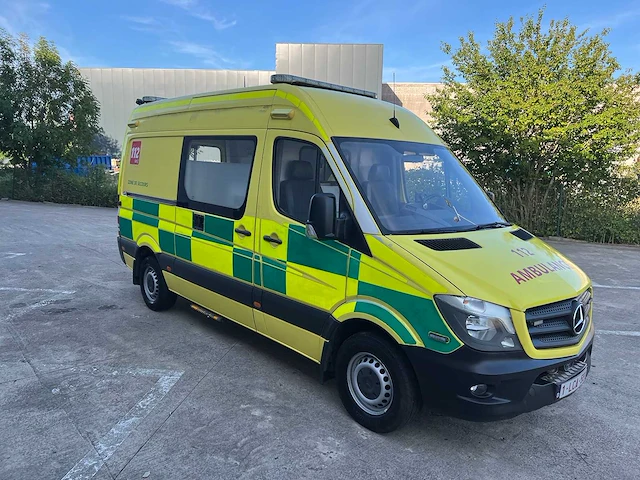 Mercedes - 2015 - sprinter 316 - ambulance - personenauto - afbeelding 40 van  40