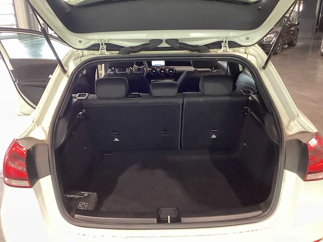 Mercedes - 2019 - a - 200d - personenauto - afbeelding 5 van  29