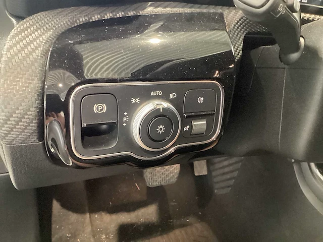 Mercedes - 2019 - a - 200d - personenauto - afbeelding 11 van  29
