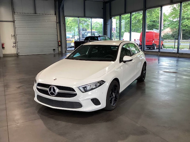 Mercedes - 2019 - a - 200d - personenauto - afbeelding 1 van  29