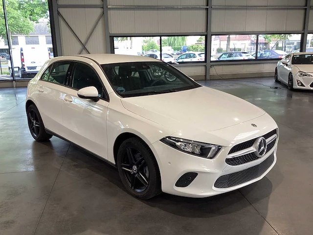 Mercedes - 2019 - a - 200d - personenauto - afbeelding 23 van  29