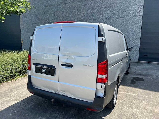 Mercedes - 2021 - vito - personenauto - afbeelding 6 van  30