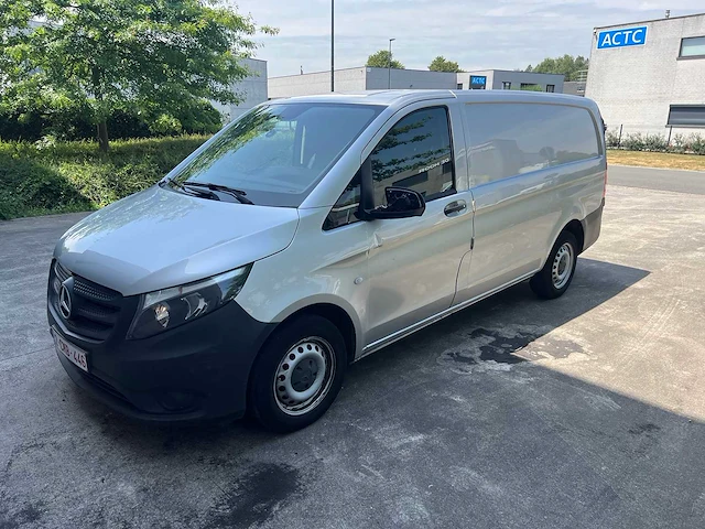 Mercedes - 2021 - vito - personenauto - afbeelding 1 van  30