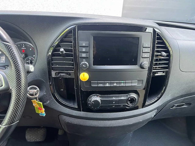 Mercedes - 2021 - vito - personenauto - afbeelding 22 van  30