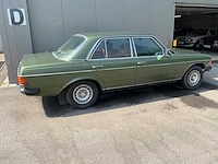Mercedes - 250 6cyl - w123 - oldtimer real barnfind 15.000km. - afbeelding 21 van  24
