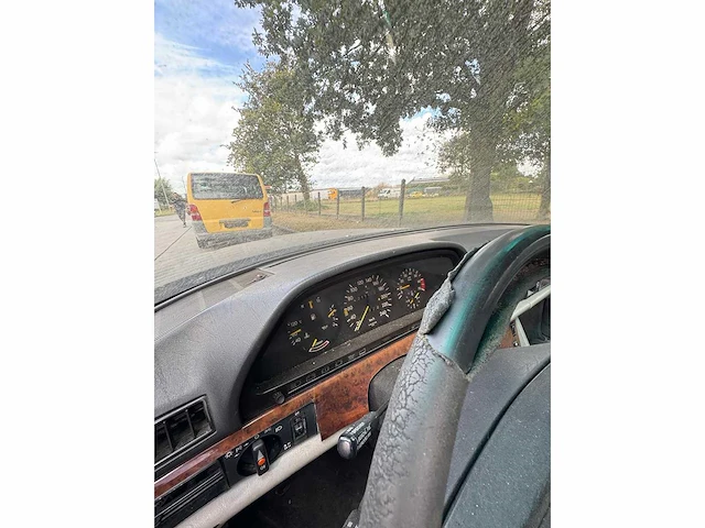 Mercedes - 420 sec - car - 1990 - afbeelding 12 van  13