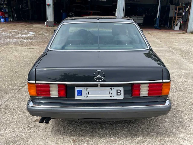 Mercedes - 560 sec - 1988 - afbeelding 4 van  24