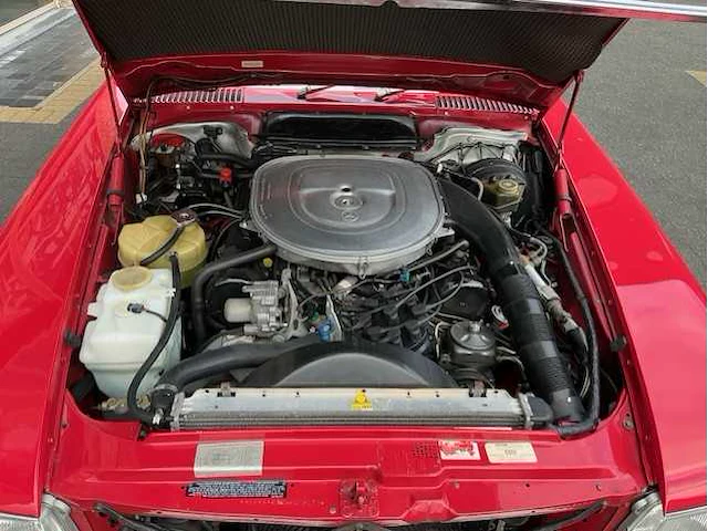 Mercedes - 560 sl - oldtimer - afbeelding 19 van  31