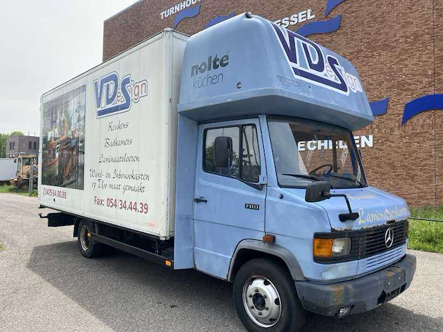 Mercedes - 711d - truck - 1998 - afbeelding 1 van  25