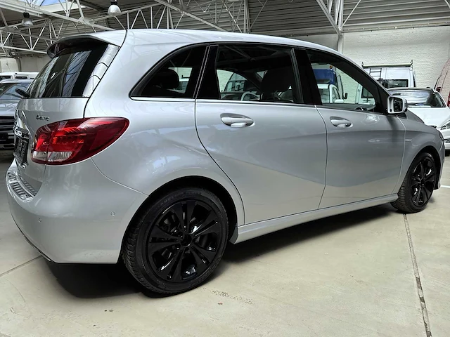 Mercedes - b - 200 - car - 2015 - afbeelding 12 van  24