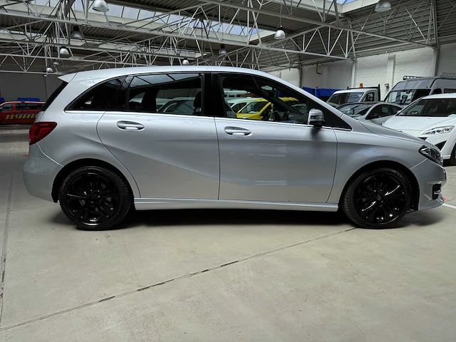 Mercedes - b - 200 - car - 2015 - afbeelding 13 van  24