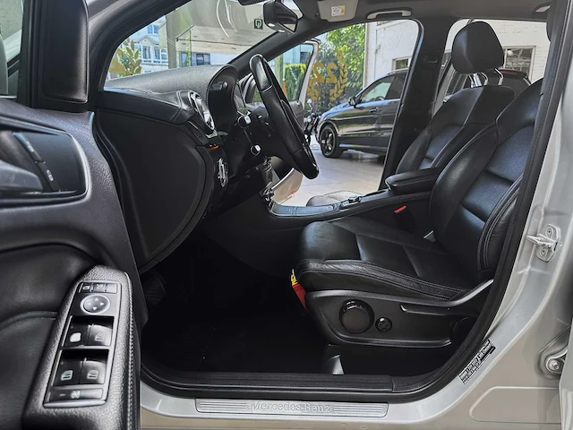 Mercedes - b - 200 - car - 2015 - afbeelding 18 van  24