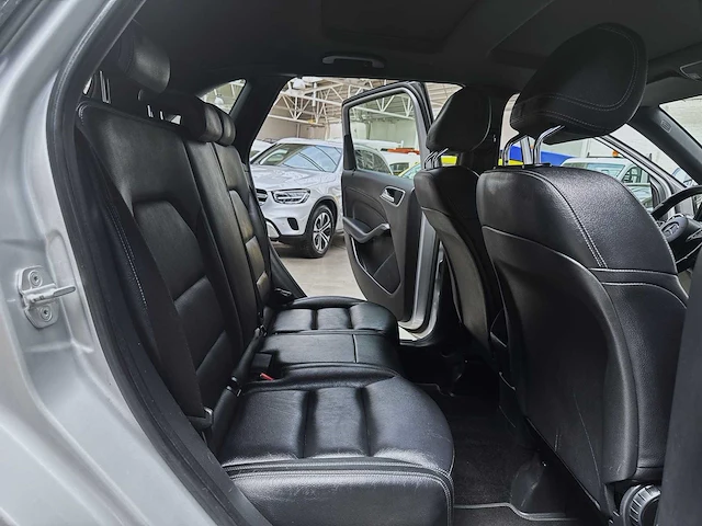 Mercedes - b - 200 - car - 2015 - afbeelding 21 van  24