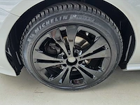 Mercedes - b - 200 - car - 2015 - afbeelding 23 van  24