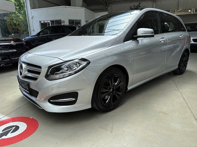 Mercedes - b - 200 - car - 2015 - afbeelding 4 van  24