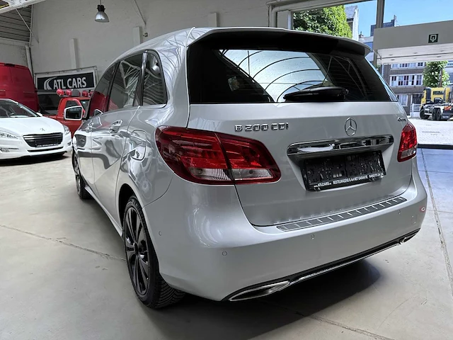 Mercedes - b - 200 - car - 2015 - afbeelding 7 van  24