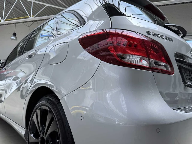 Mercedes - b - 200 - car - 2015 - afbeelding 8 van  24