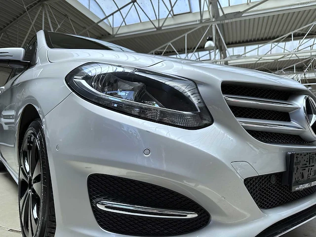 Mercedes - b - 200 - car - 2015 - afbeelding 16 van  24