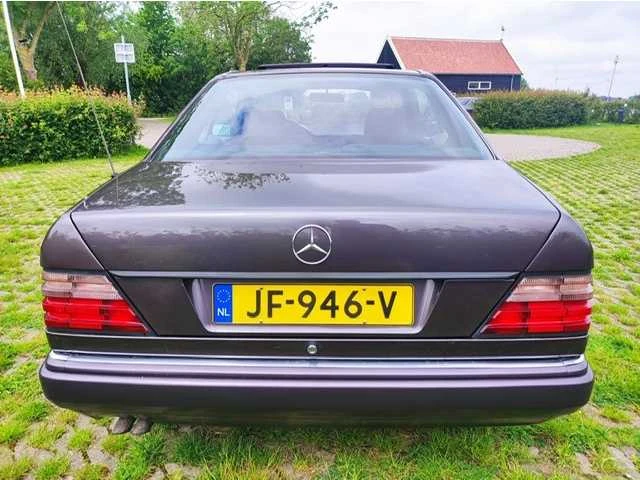 Mercedes - e320ce - w124 - youngtimer > 15 - afbeelding 7 van  24