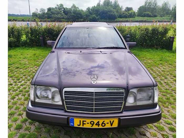 Mercedes - e320ce - w124 - youngtimer > 15 - afbeelding 21 van  24