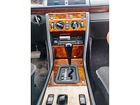 Mercedes - e320ce - w124 - youngtimer > 15 - afbeelding 20 van  24