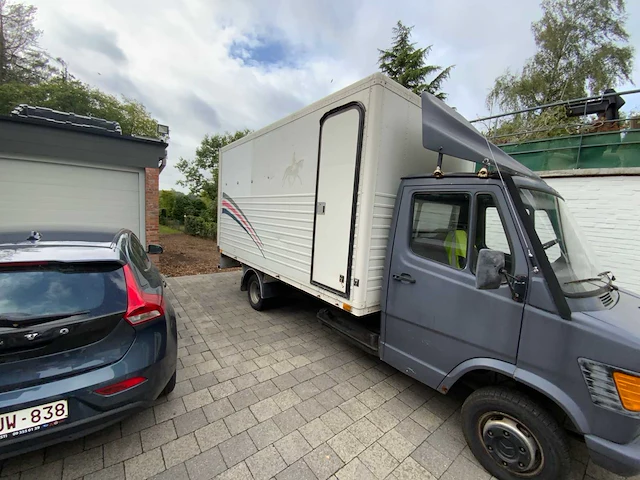 Mercedes - mercedes 410 paardentransport - lichte vracht 3.5t. - oldtimer lichte vracht - afbeelding 3 van  39