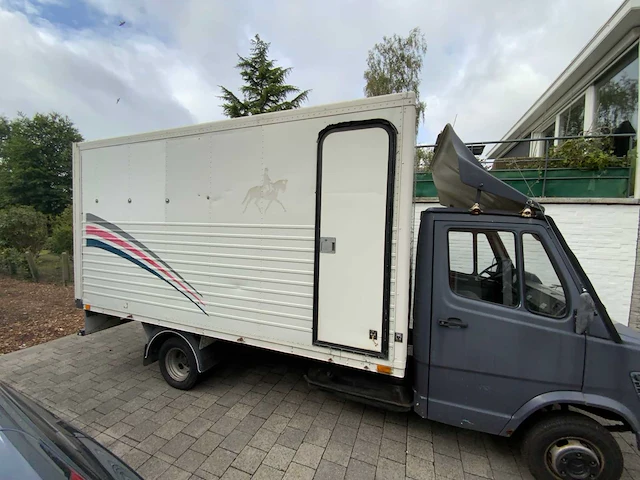 Mercedes - mercedes 410 paardentransport - lichte vracht 3.5t. - oldtimer lichte vracht - afbeelding 4 van  39
