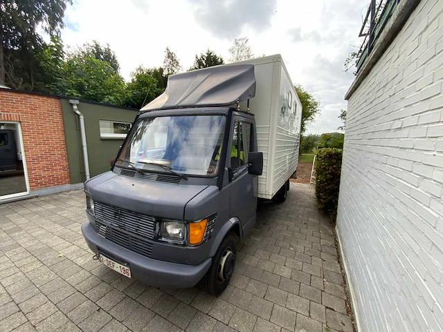 Mercedes - mercedes 410 paardentransport - lichte vracht 3.5t. - oldtimer lichte vracht - afbeelding 1 van  39