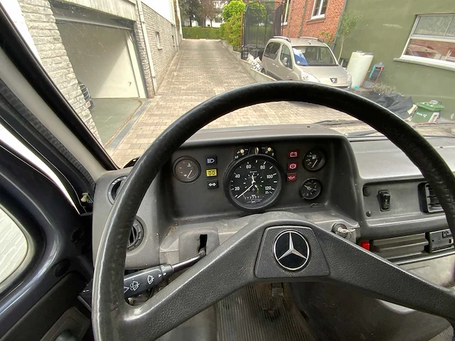 Mercedes - mercedes 410 paardentransport - lichte vracht 3.5t. - oldtimer lichte vracht - afbeelding 14 van  39