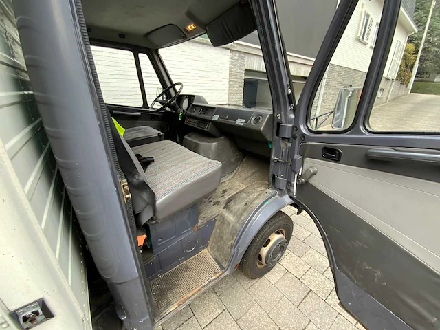Mercedes - mercedes 410 paardentransport - lichte vracht 3.5t. - oldtimer lichte vracht - afbeelding 18 van  39