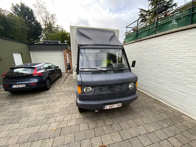 Mercedes - mercedes 410 paardentransport - lichte vracht 3.5t. - oldtimer lichte vracht - afbeelding 38 van  39