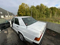 Mercedes - sedan - 190 2.5d - oldtimer - afbeelding 20 van  29