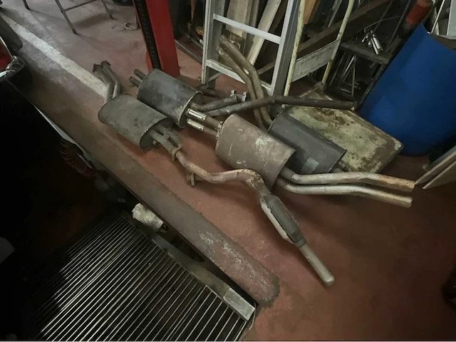 Mercedes - sl r 107 - pagode - onderdelen / onderdelen - carrosserie - afbeelding 33 van  128