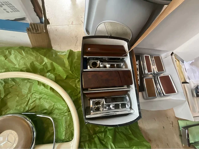 Mercedes - sl r 107 - pagode - onderdelen / onderdelen - carrosserie - afbeelding 34 van  128