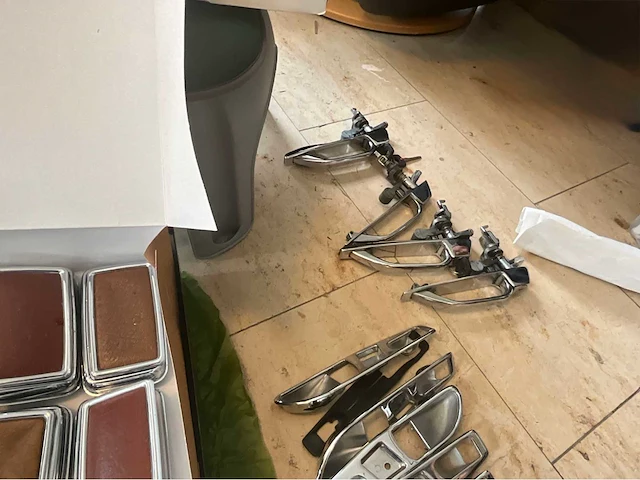 Mercedes - sl r 107 - pagode - onderdelen / onderdelen - carrosserie - afbeelding 37 van  128