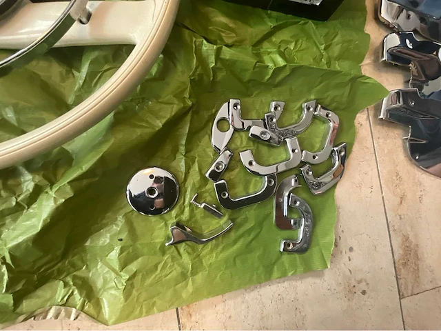 Mercedes - sl r 107 - pagode - onderdelen / onderdelen - carrosserie - afbeelding 39 van  128