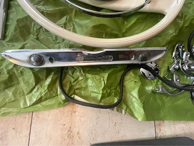 Mercedes - sl r 107 - pagode - onderdelen / onderdelen - carrosserie - afbeelding 43 van  128