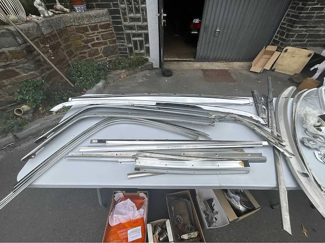 Mercedes - sl r 107 - pagode - onderdelen / onderdelen - carrosserie - afbeelding 60 van  128